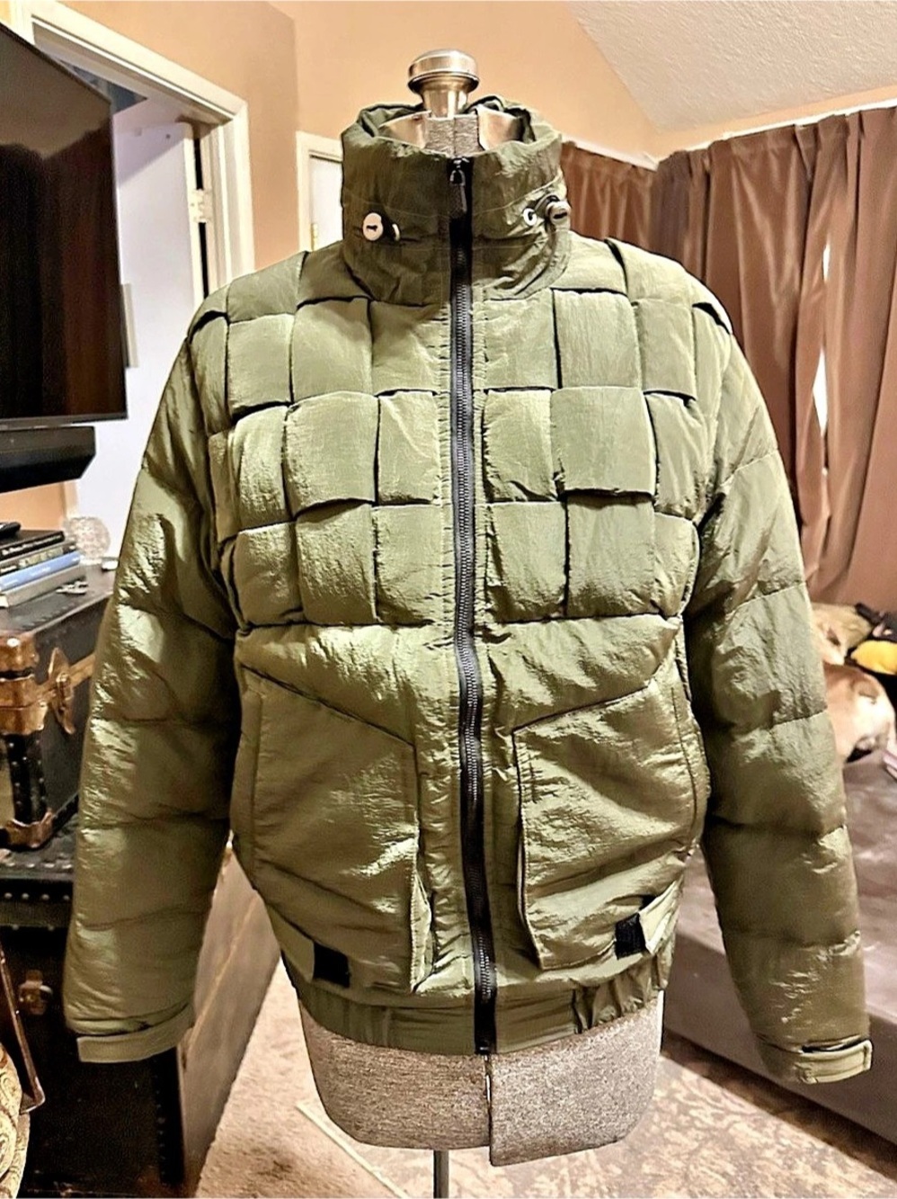 Bottega Men's Army Green Puffer Jacket